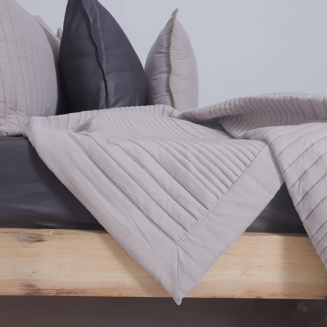 Zarf California King Size AC Comforters With 2 Pillow Cases & 2 Cushion Covers - Dusk