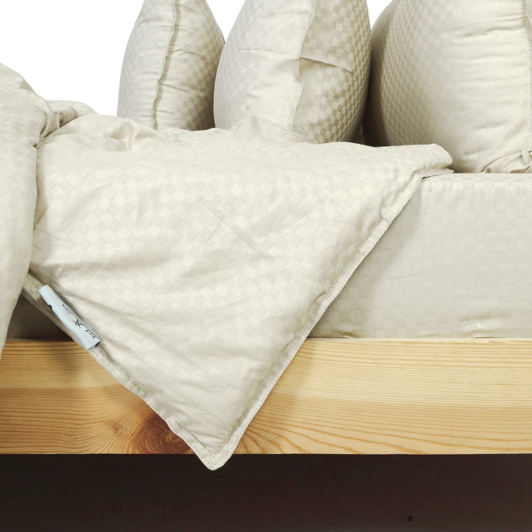 Zeries Egyptian Cotton Jacquard Bedsheets With 2 Pillow Cases & 2 Cushion Covers - Bisque