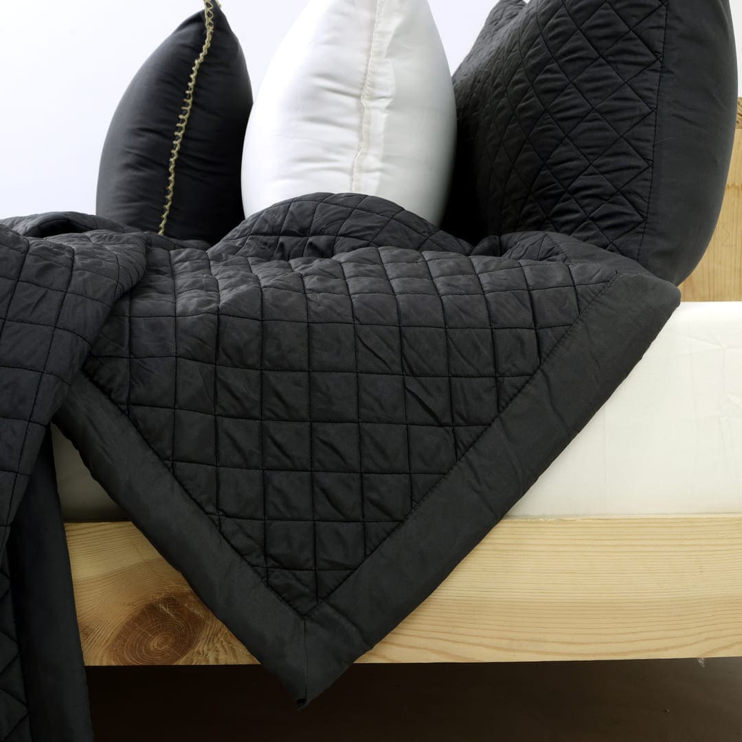 Zarf California King Size AC Comforters With 2 Pillow Cases & 2 Cushion Covers - Noir