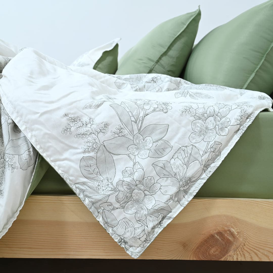 Zarf AC Comforter With 2 Pillow Cases and 1 Breakfast Pillow For Single Size Bed- Willow