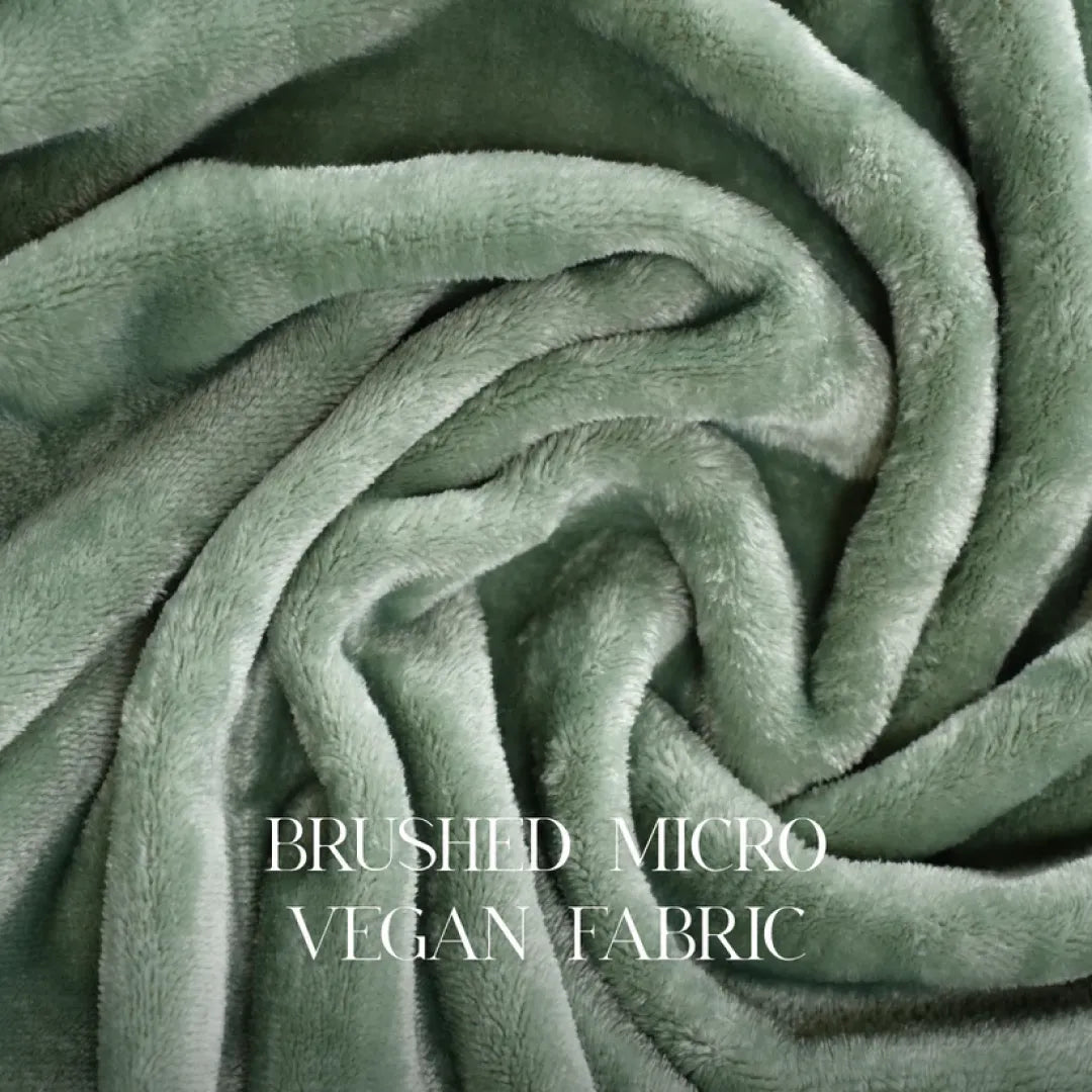 Zarf All-Season Premium AC Blanket With Two Cushion Covers - Eucalyptus