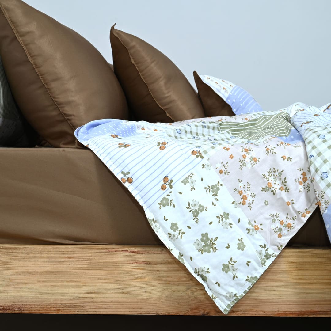 Zarf AC Comforter With 2 Pillow Cases and 1 Breakfast Pillow For Single Size Bed- Vara