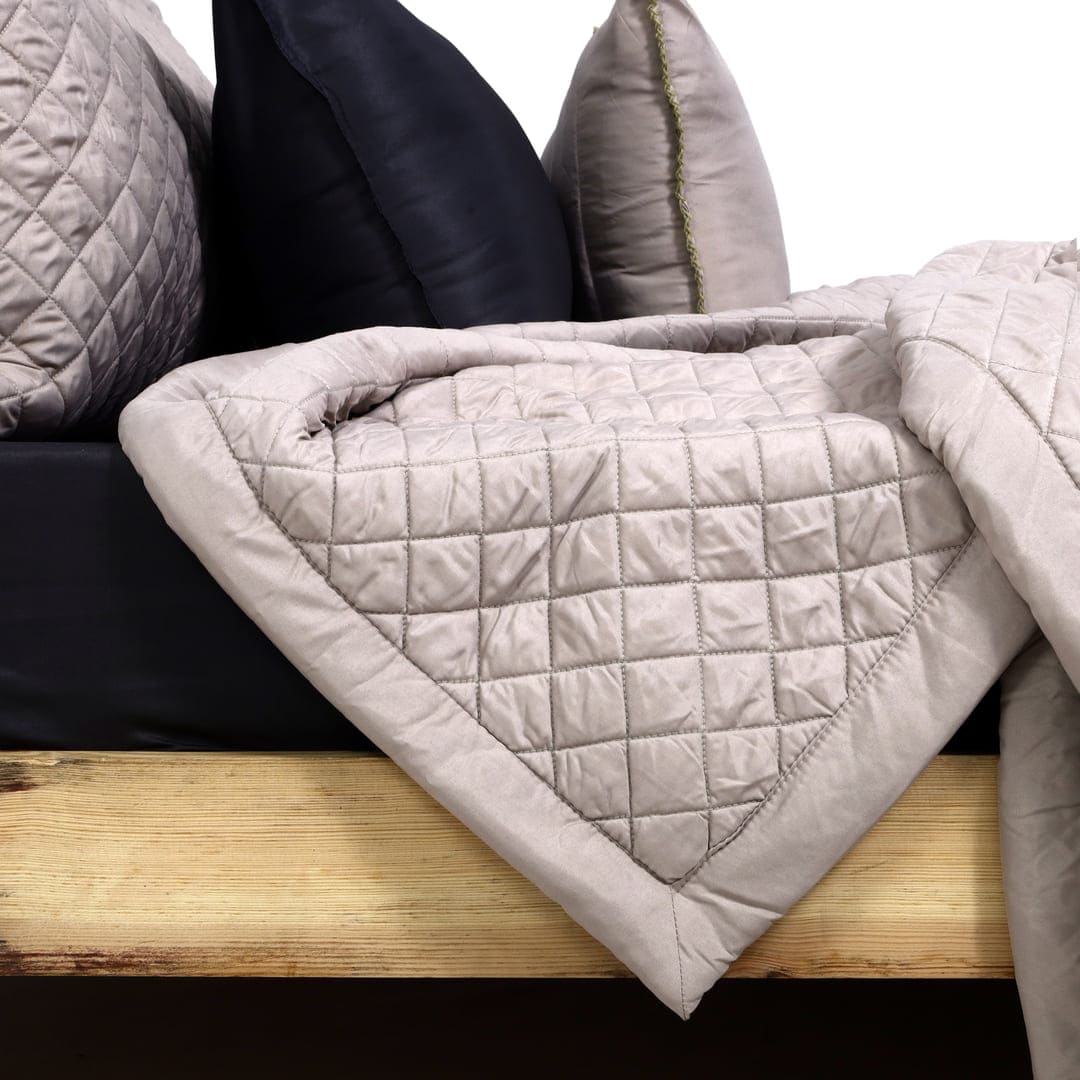Zarf California King Size AC Comforters With 2 Pillow Cases & 2 Cushion Covers - Light Grey