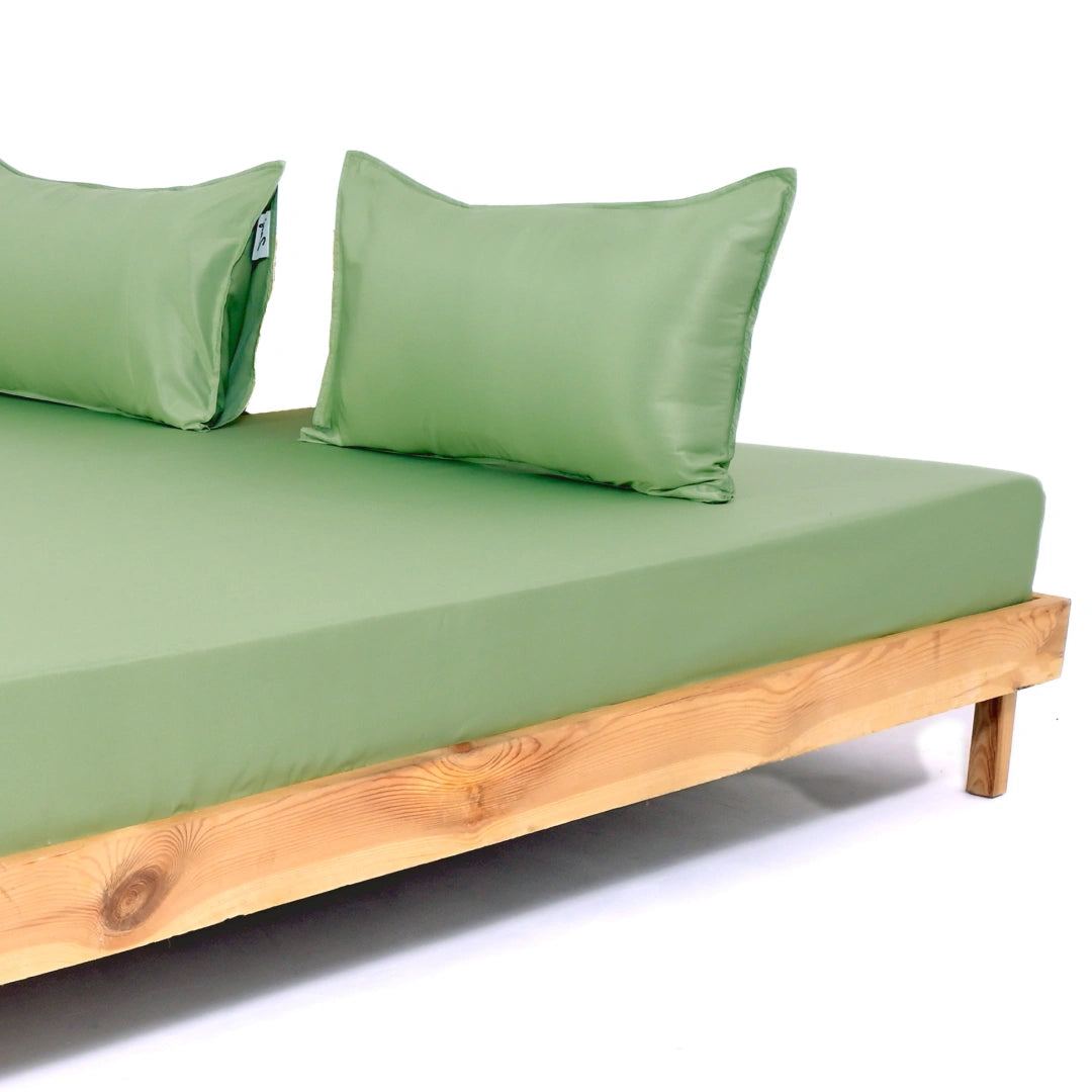 ZARF Italian Staple Weave Bedsheet With 2 Solid Pillowcases - Pine