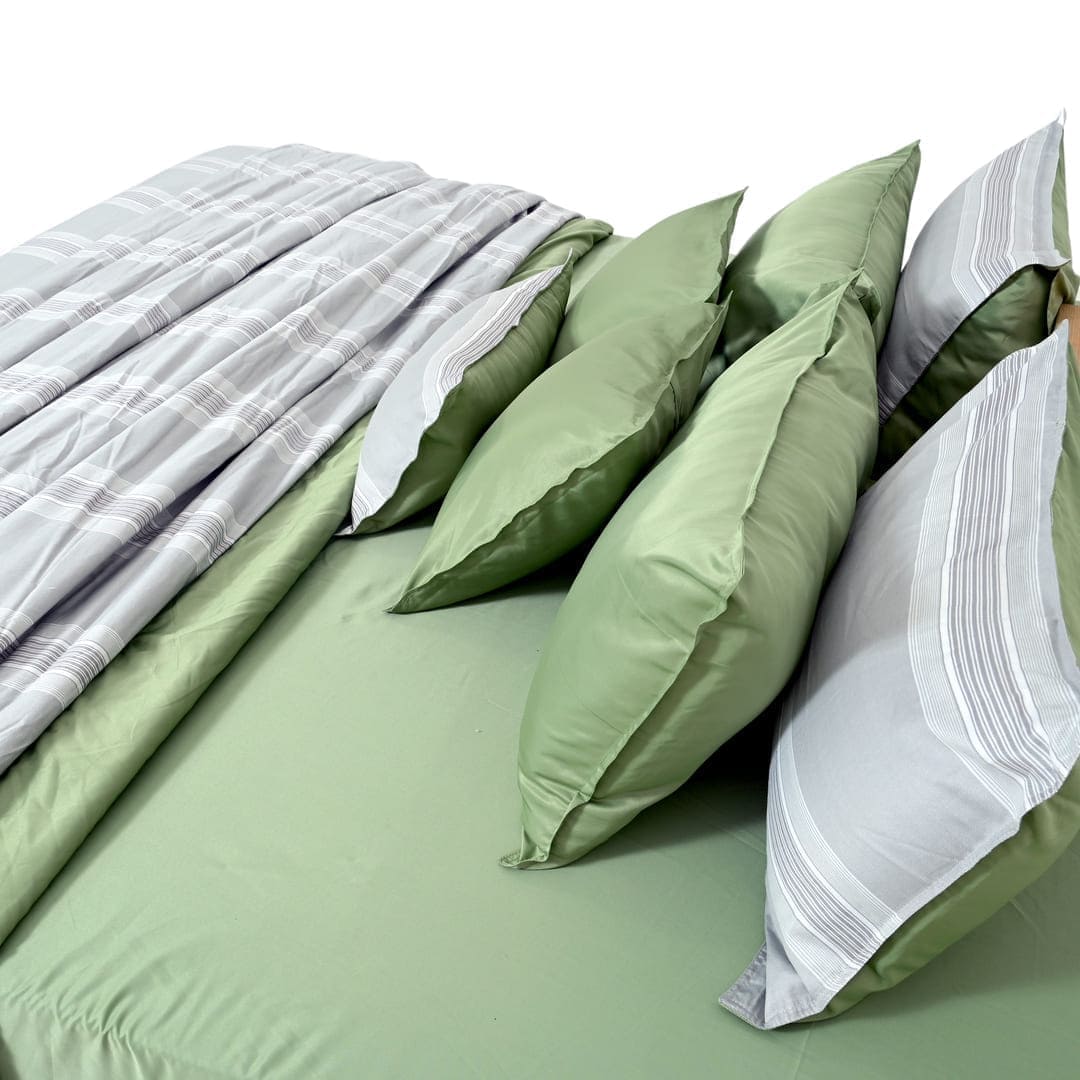 Zarf AC Comforter With 2 Pillow Cases and 1 Breakfast Pillow - Thyme