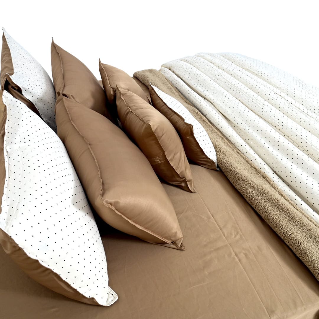 Zarf California King Size Reversible Quilt  With 2 pillowcases and 1 Breakfast Cushion cover - Dottie