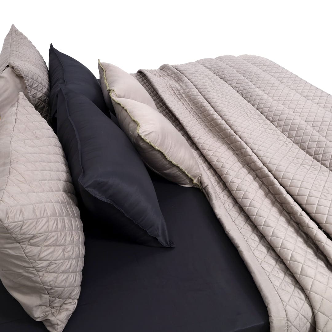 Zarf California King Size AC Comforters With 2 Pillow Cases & 2 Cushion Covers - Light Grey