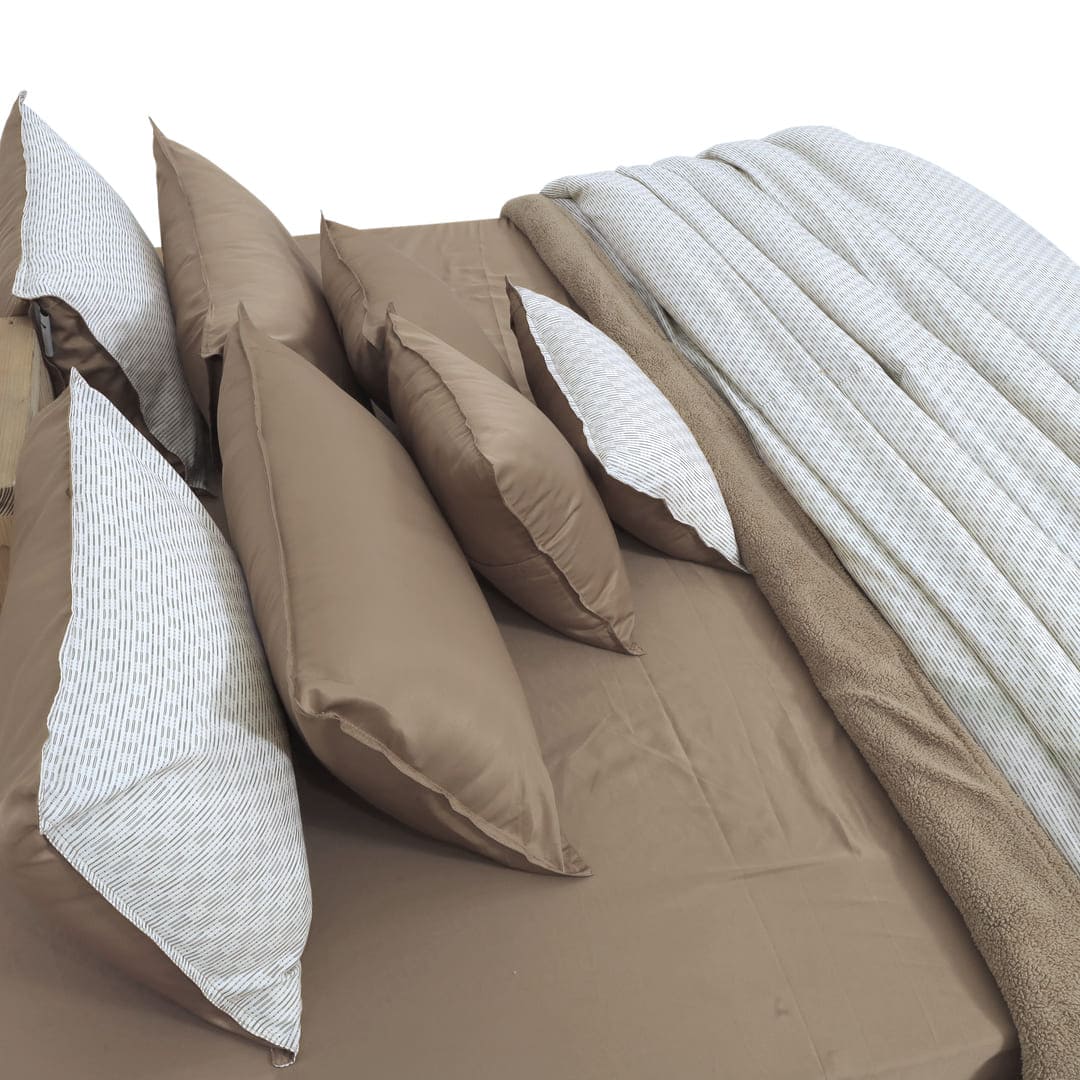 Zarf California King Size Reversible Quilt  With 2 pillowcases and 1 Breakfast Cushion cover (Limited edition) - Arctic