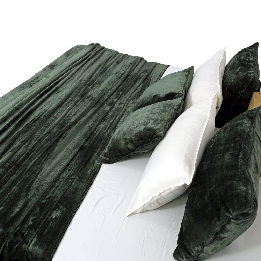 Zarf All-Season Premium AC Blanket With Two Cushion Covers - Olive