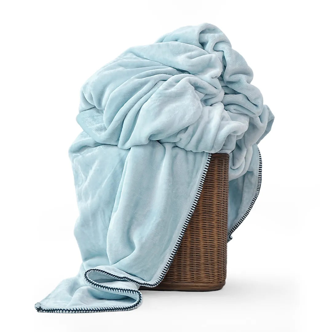 Zarf All-Season Premium AC Blanket With Two Cushion Covers - Powder Blue