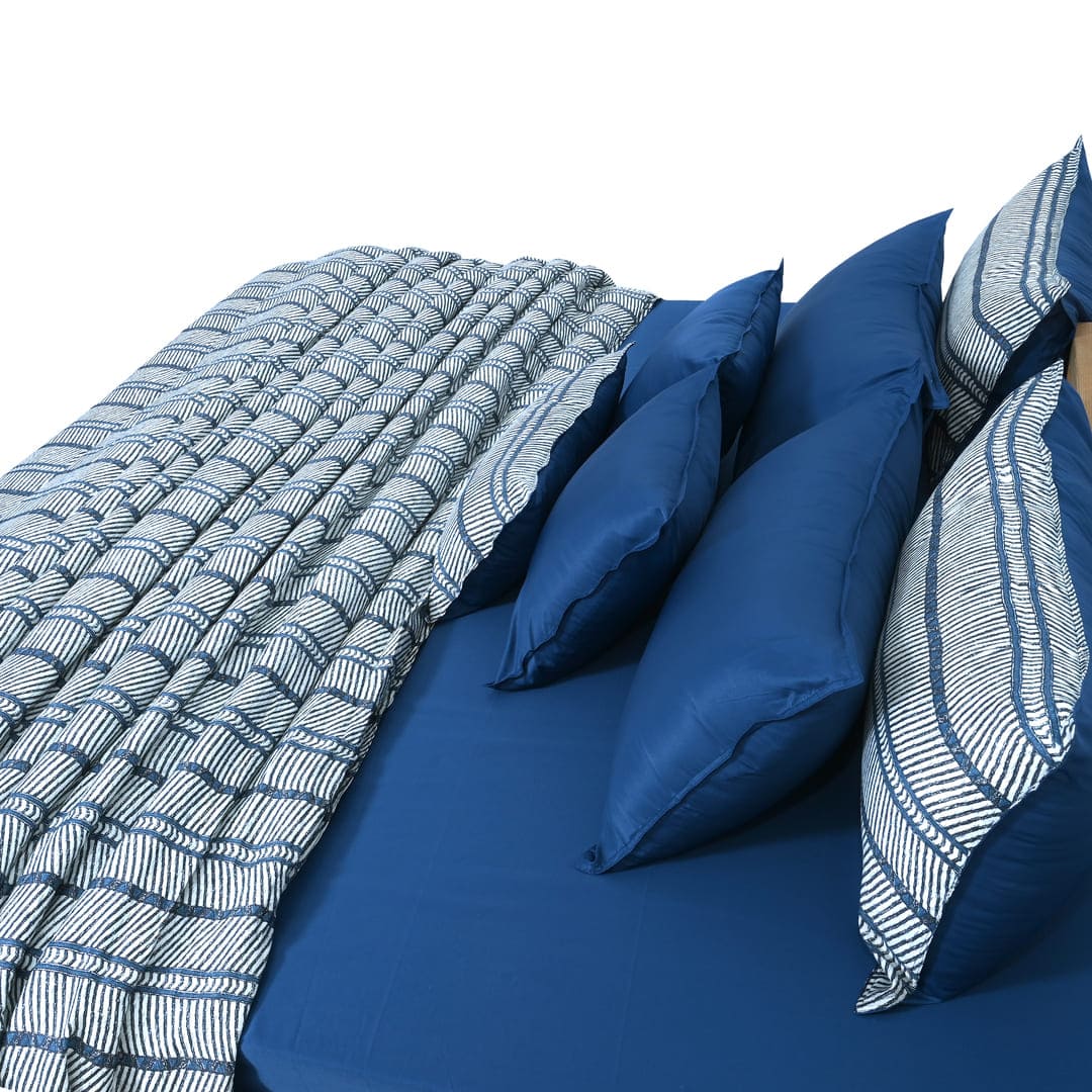 Zarf AC Comforter With 2 Pillow Cases and 1 Breakfast Pillow - Reef