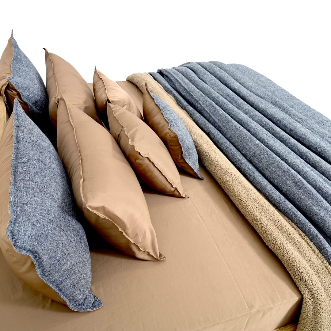 Zarf California King Size Reversible Quilt  With 2 pillowcases and 1 Breakfast Cushion cover - Fleck