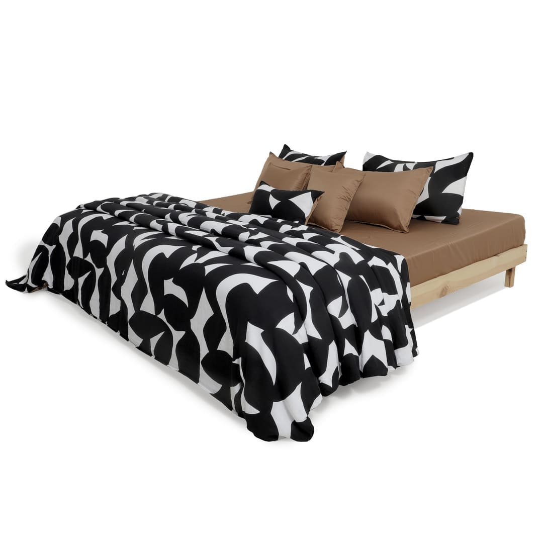 Linen Blend AC Comforter With 2 Pillow Cases and 1 Breakfast Pillow - Axis