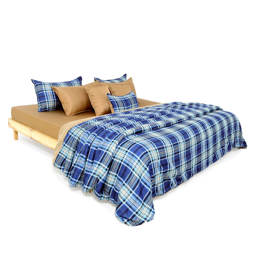 Zarf California King Size Reversible Quilt  With 2 pillowcases and 1 Breakfast Cushion cover - Calder