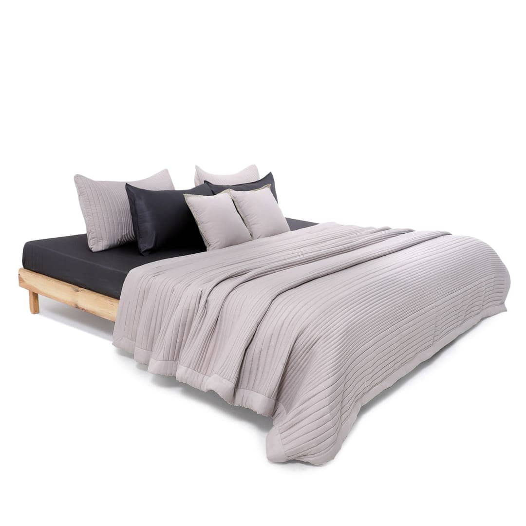 Zarf California King Size AC Comforters With 2 Pillow Cases & 2 Cushion Covers - Dusk