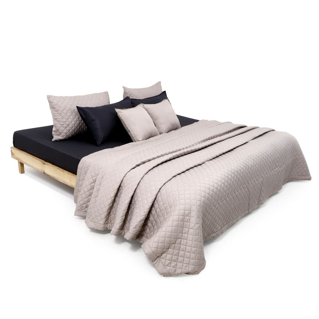 Zarf California King Size AC Comforters With 2 Pillow Cases & 2 Cushion Covers - Light Grey