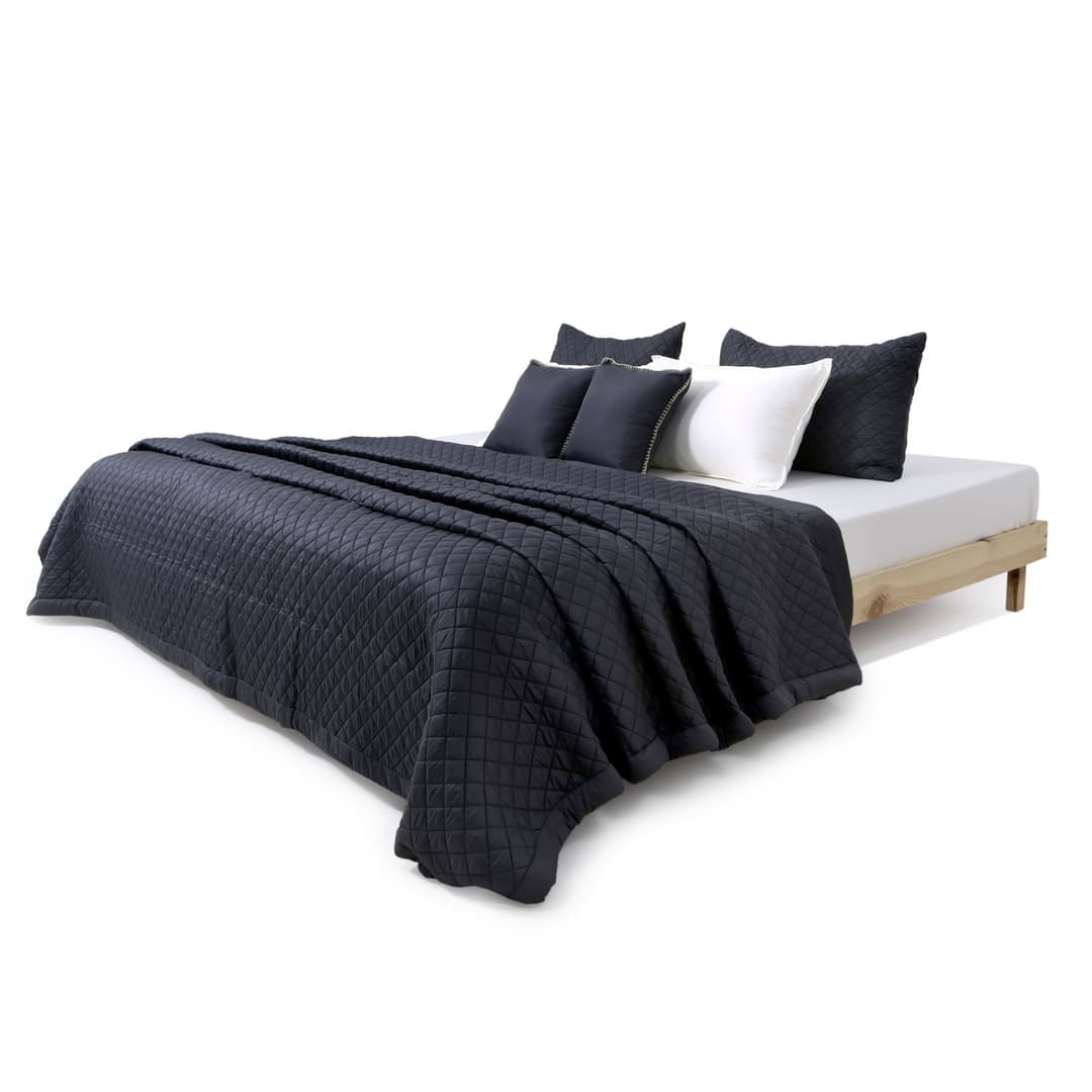 Zarf California King Size AC Comforters With 2 Pillow Cases & 2 Cushion Covers - Noir