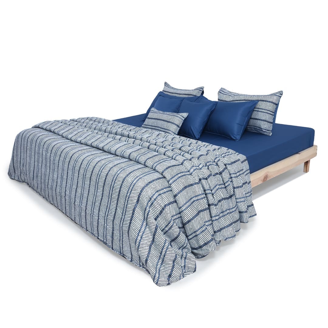 Zarf AC Comforter With 2 Pillow Cases and 1 Breakfast Pillow - Reef