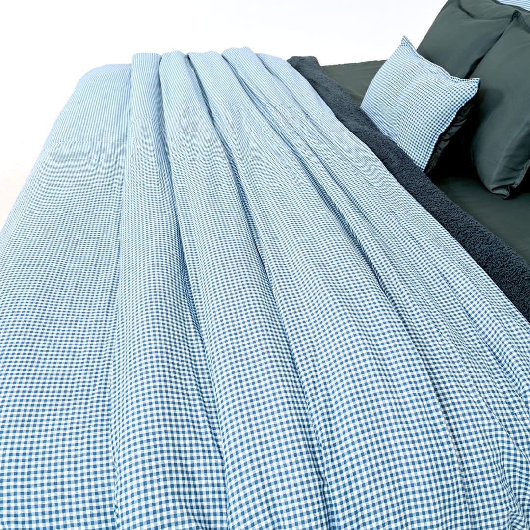 Zarf California King Size Reversible Quilt  With 2 pillowcases and 1 Breakfast Cushion cover - Gingham