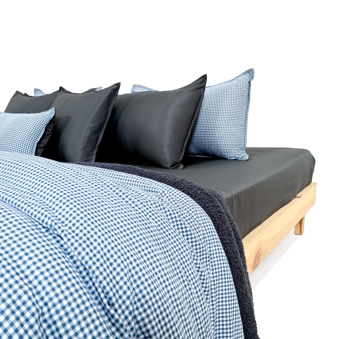 Zarf California King Size Reversible Quilt  With 2 pillowcases and 1 Breakfast Cushion cover - Gingham