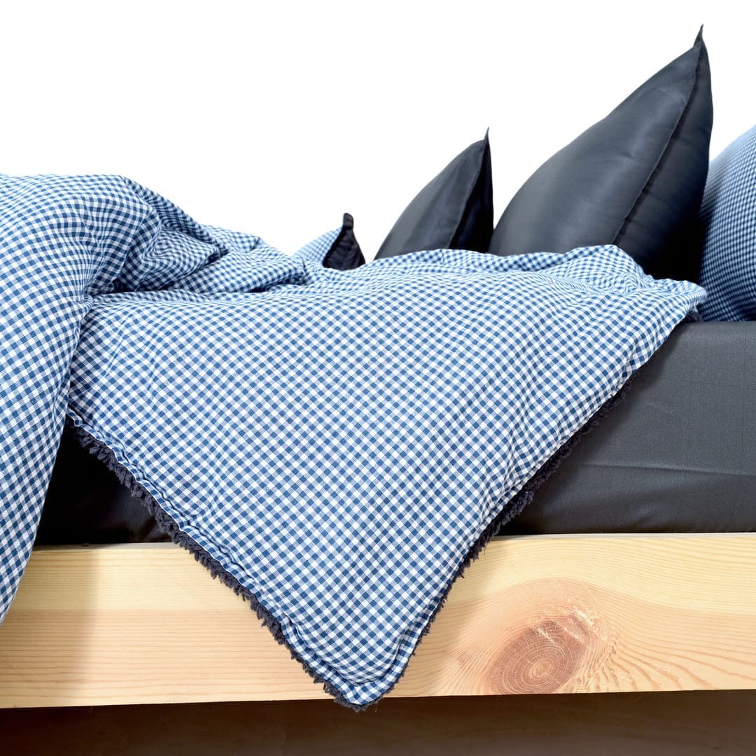 Zarf California King Size Reversible Quilt  With 2 pillowcases and 1 Breakfast Cushion cover - Gingham