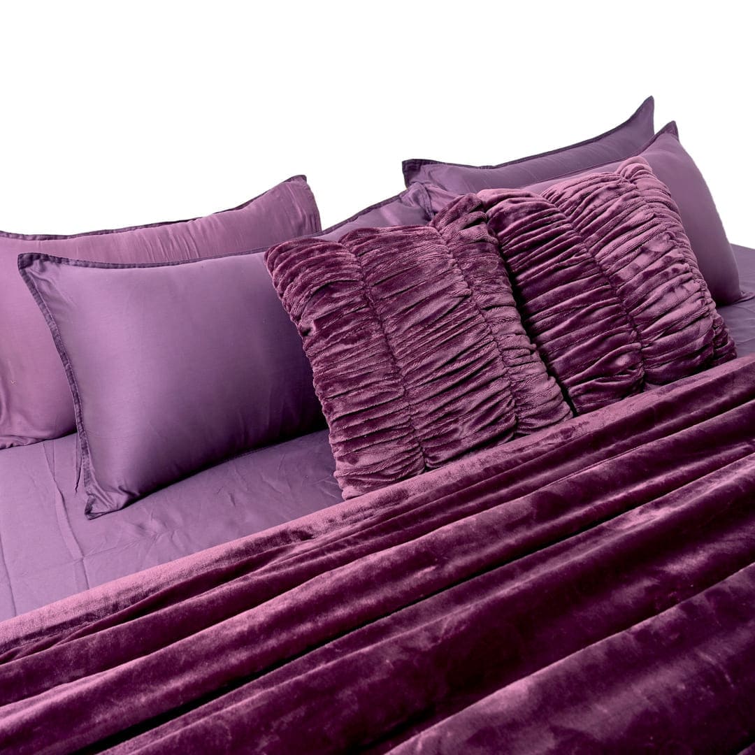 Zarf Ultra-Warm Luxury Winter Blanket With Two Cushion Covers - Amethyst