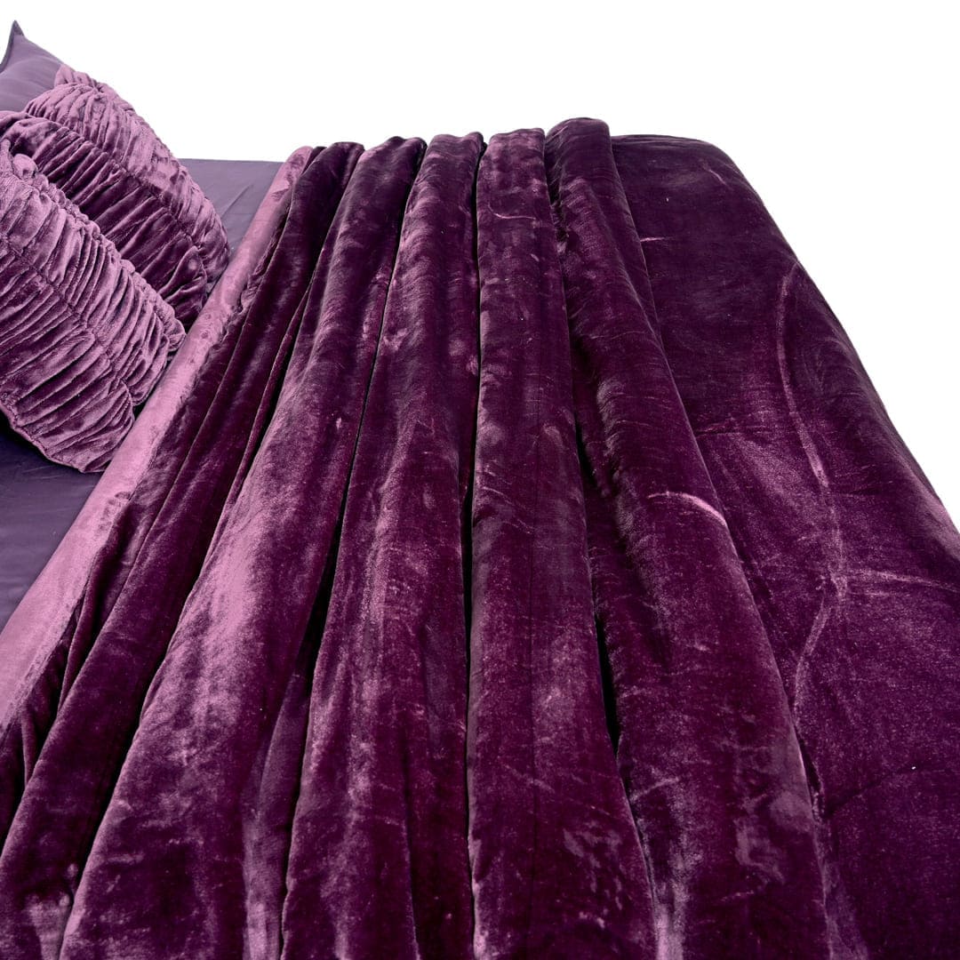Zarf Ultra-Warm Luxury Winter Blanket With Two Cushion Covers - Amethyst
