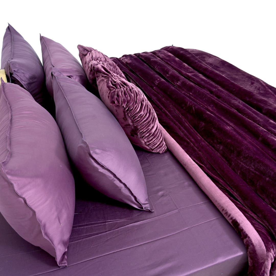 Zarf Ultra-Warm Luxury Winter Blanket With Two Cushion Covers - Amethyst