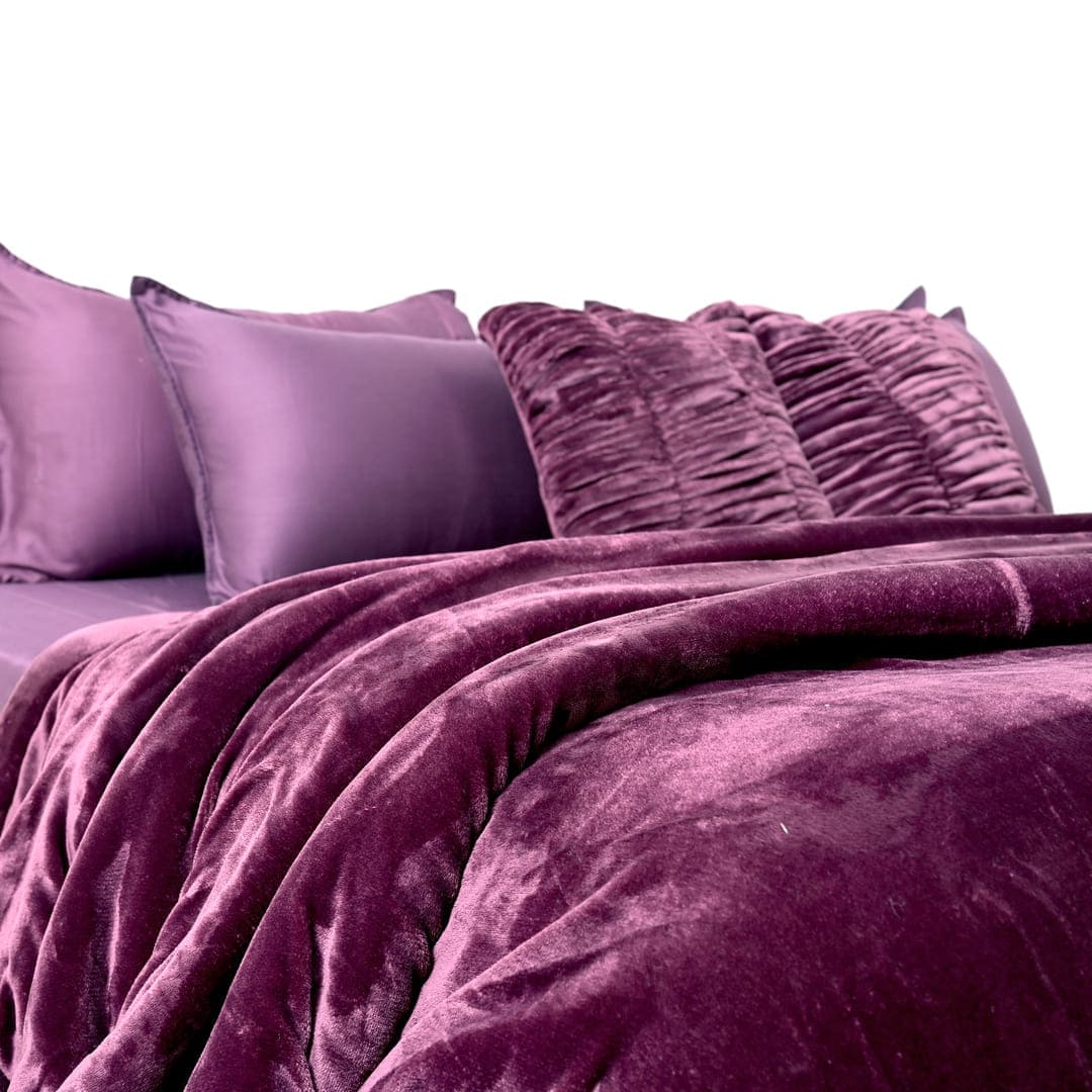 Zarf Ultra-Warm Luxury Winter Blanket With Two Cushion Covers - Amethyst
