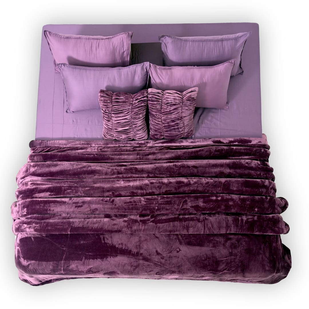 Zarf Ultra-Warm Luxury Winter Blanket With Two Cushion Covers - Amethyst
