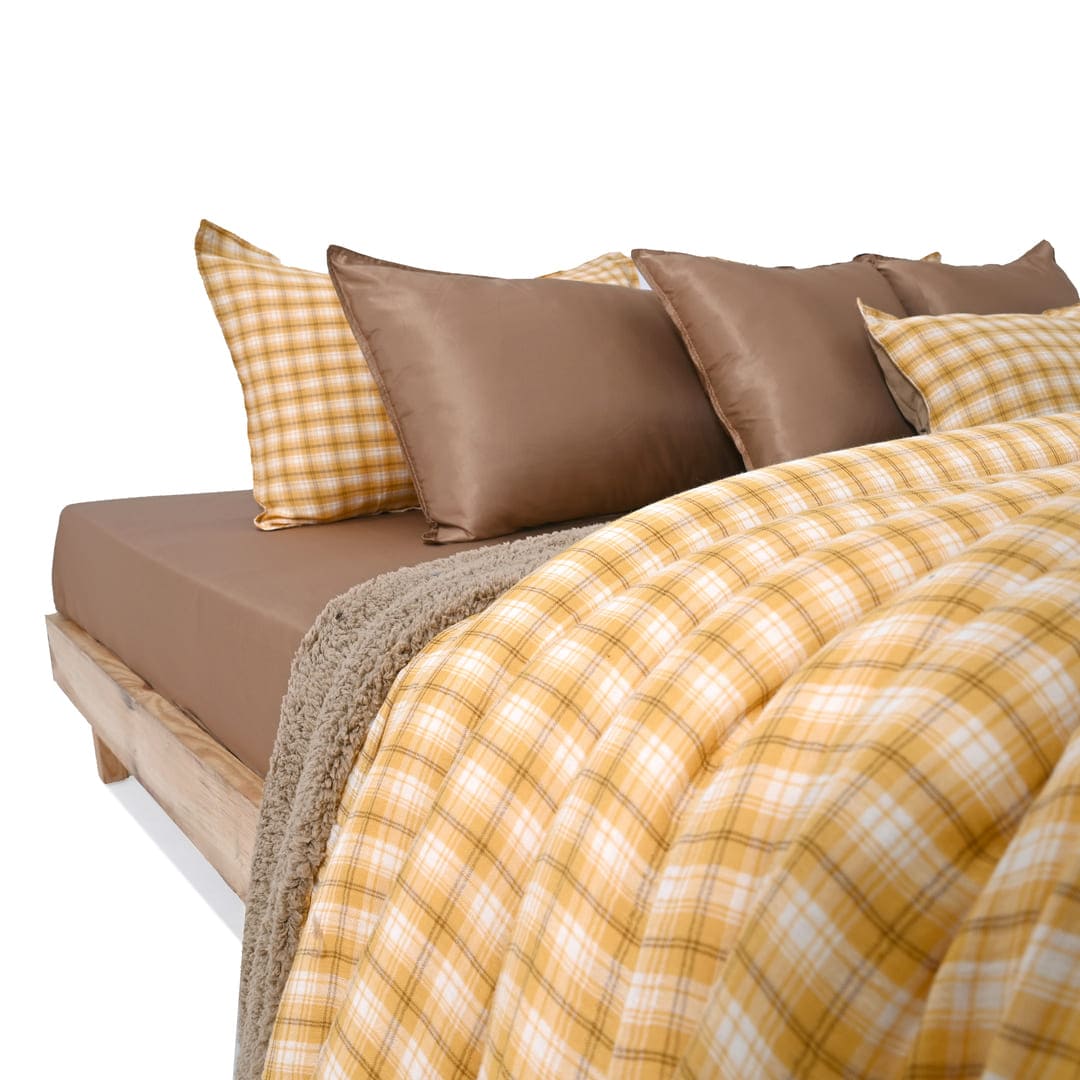 Zarf California King Size Reversible Quilt  With 2 pillowcases and 1 Breakfast Cushion cover - Maple
