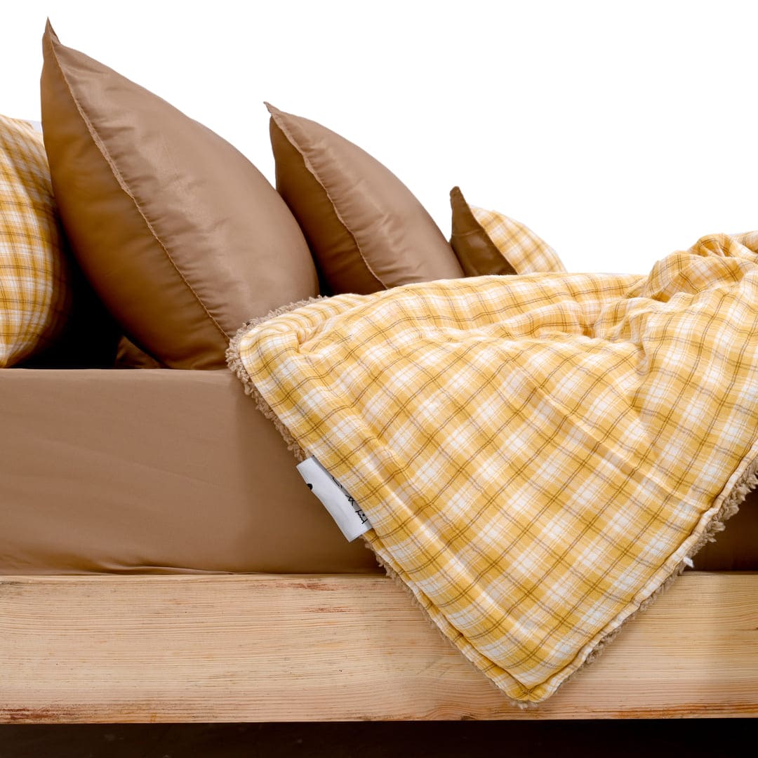 Zarf California King Size Reversible Quilt  With 2 pillowcases and 1 Breakfast Cushion cover - Maple