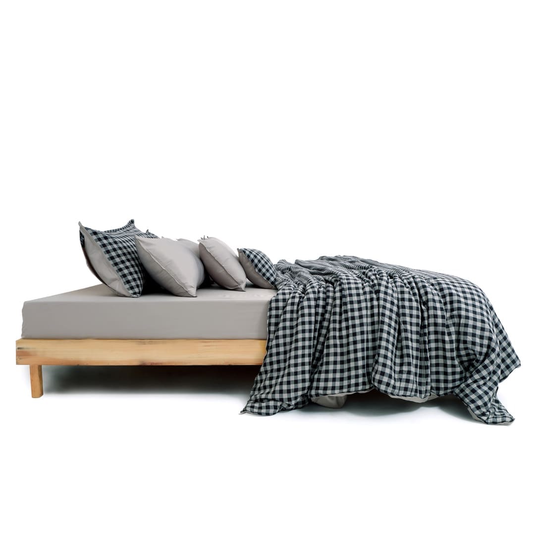 AC Comforter With 2 Pillow Cases and 1 Breakfast Pillow - Twilight