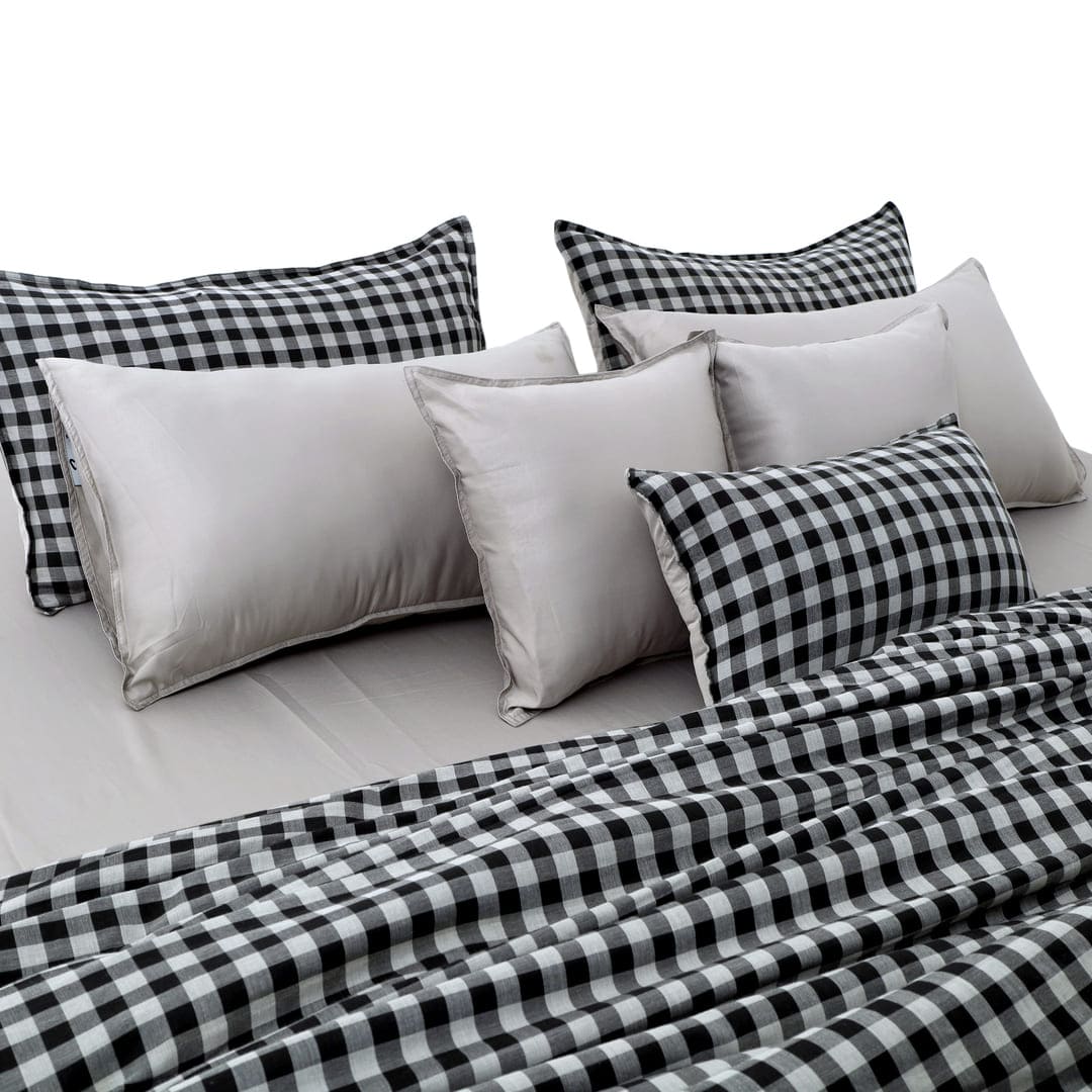 AC Comforter With 2 Pillow Cases and 1 Breakfast Pillow - Twilight