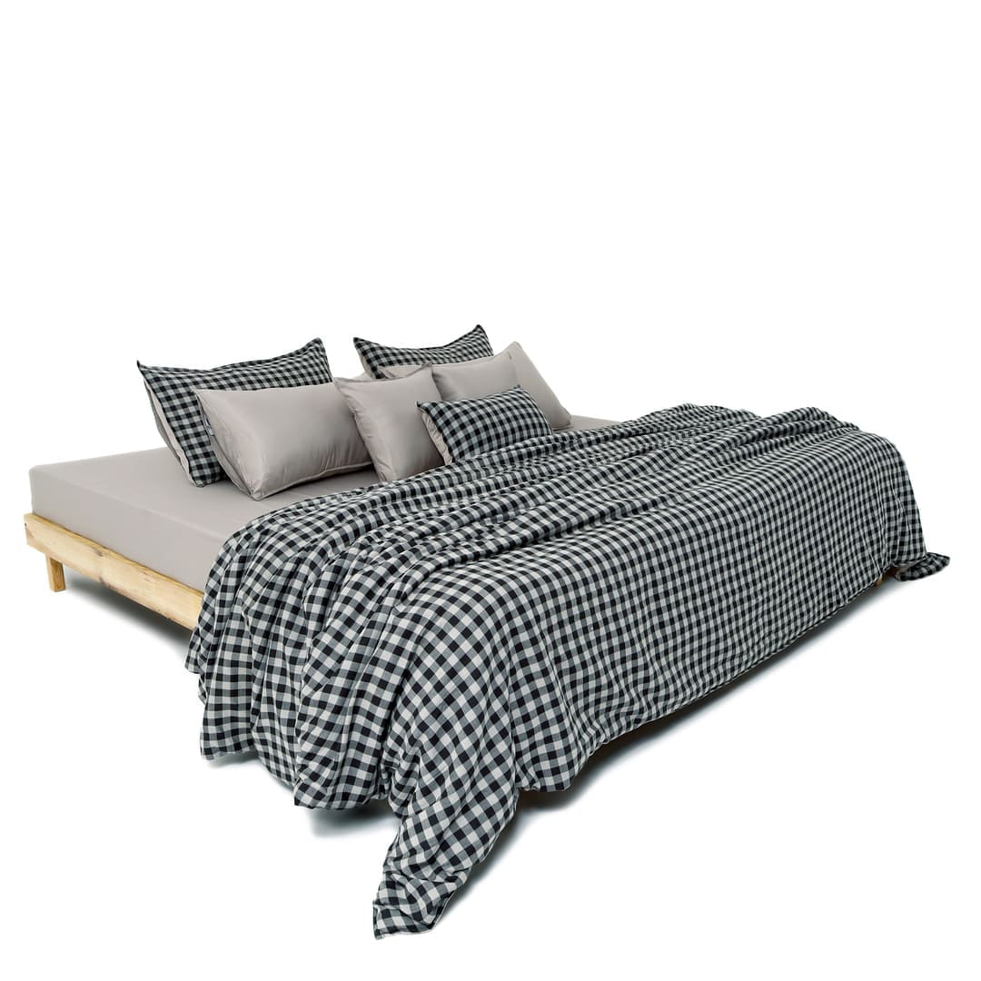 AC Comforter With 2 Pillow Cases and 1 Breakfast Pillow - Twilight