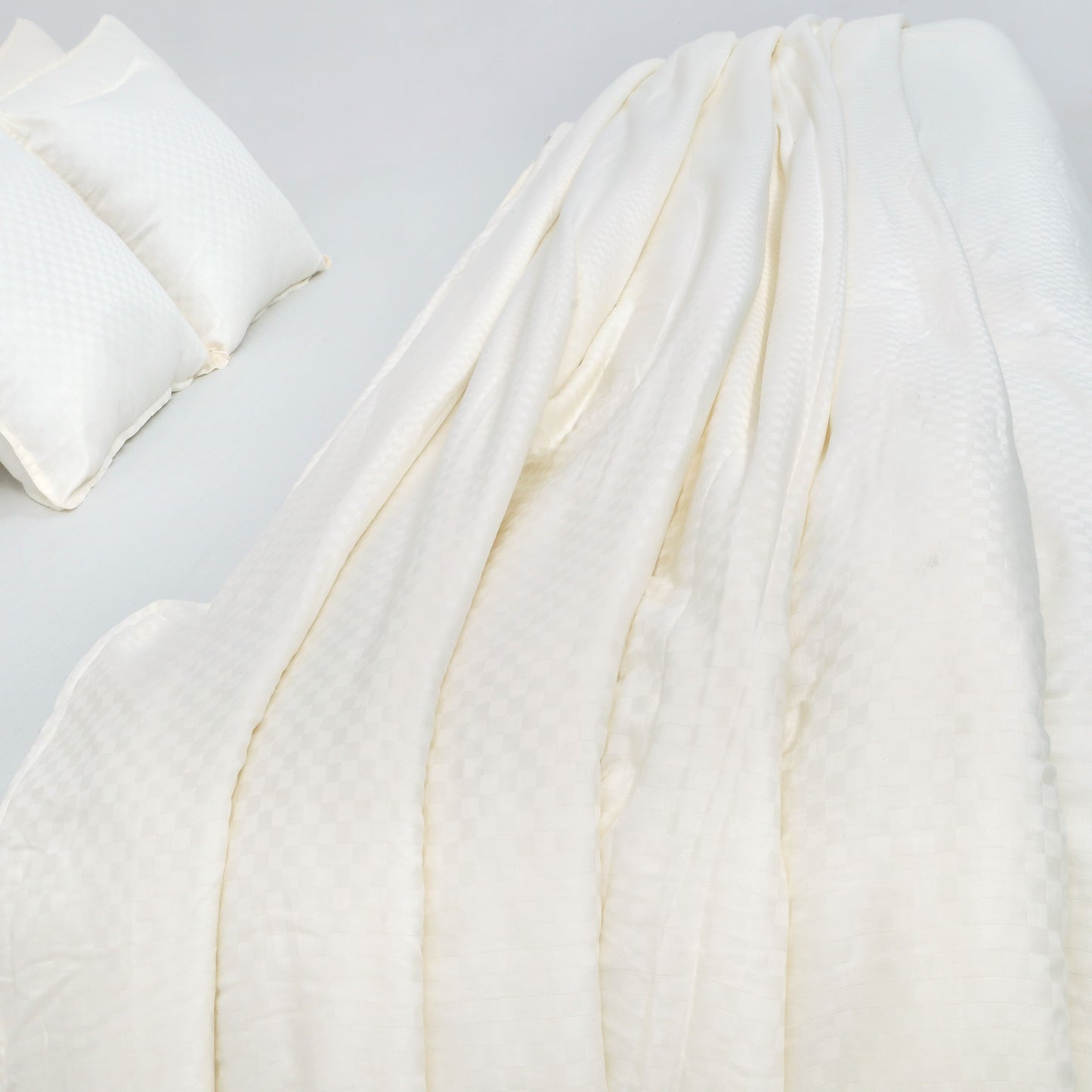 Zeries Egyptian Cotton Jacquard Bedsheets With 2 Pillow Cases & 2 Cushion Covers - Ivory