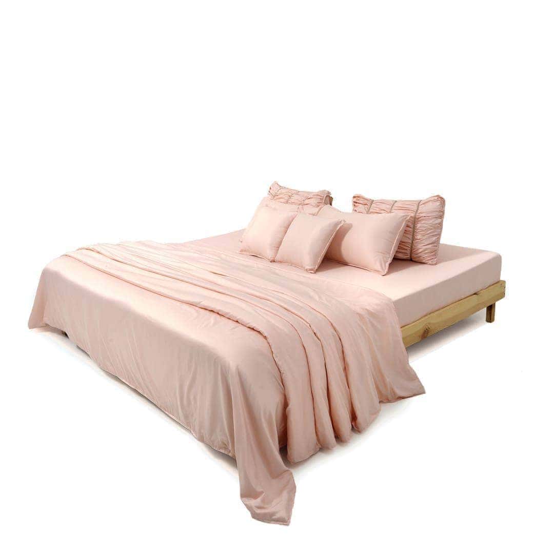 ZARF Italian Staple Weave Bedsheet With 2 Designer Pillow Cases, 2 Solid Pillowcases & 2 Cushion Covers - Dahlia