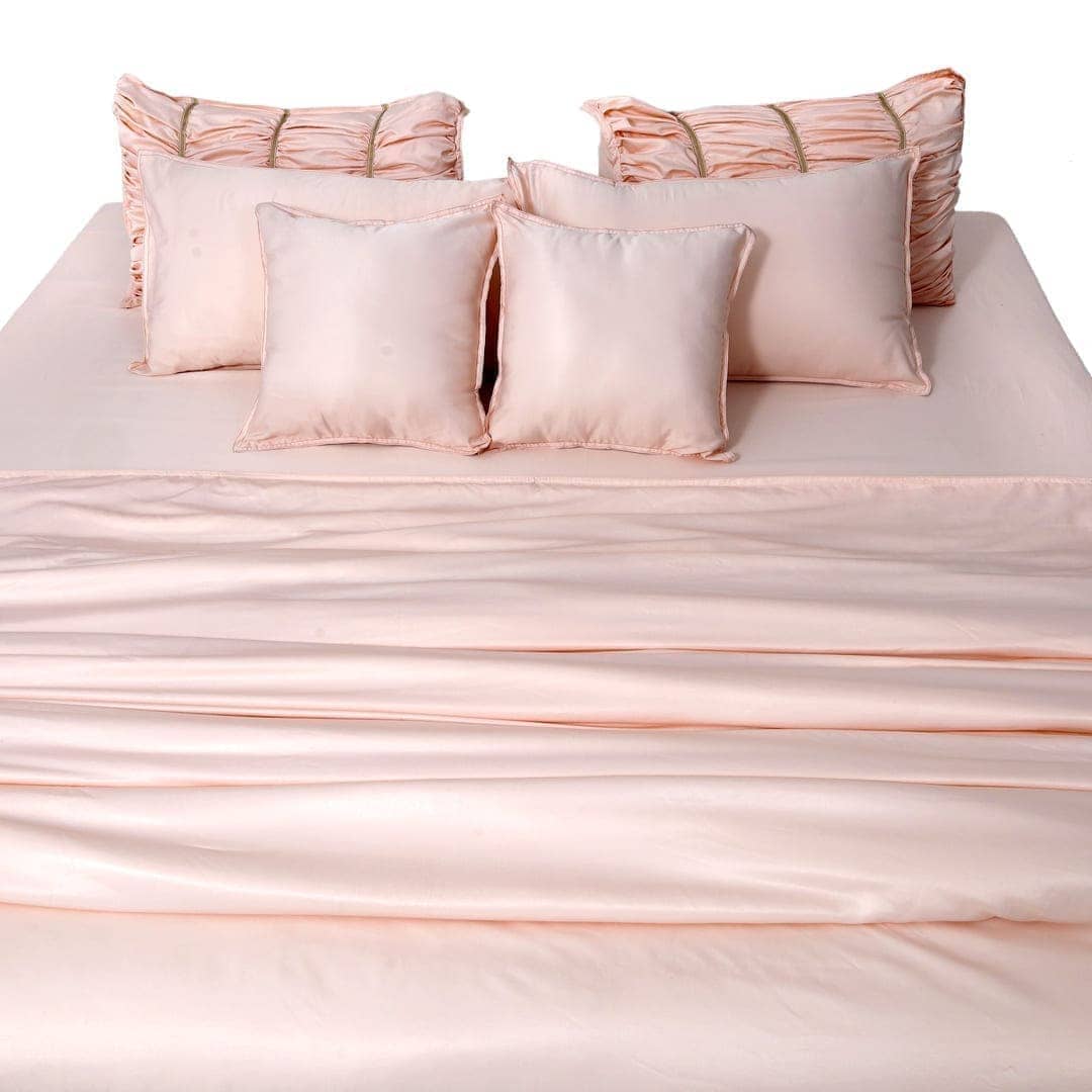ZARF Italian Staple Weave Bedsheet With 2 Designer Pillow Cases, 2 Solid Pillowcases & 2 Cushion Covers - Dahlia