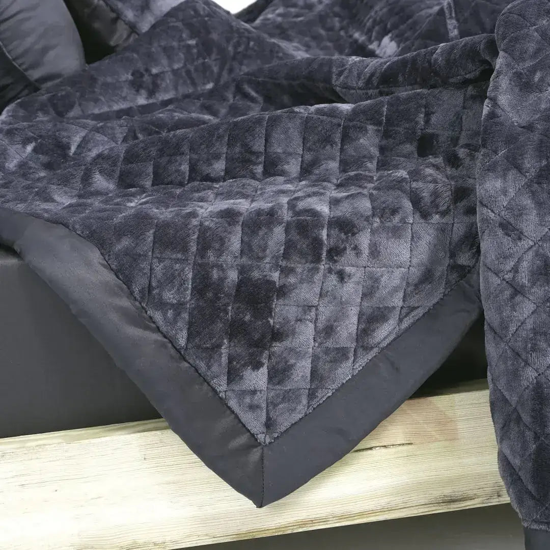 AC Comforter With 2 Pillow Cases and 1 Breakfast Pillow - Tempest