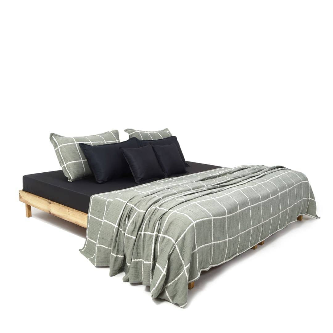 Zarf California King Size Plush Cotton AC Blanket With 2 Pillow Cases - Moonstone