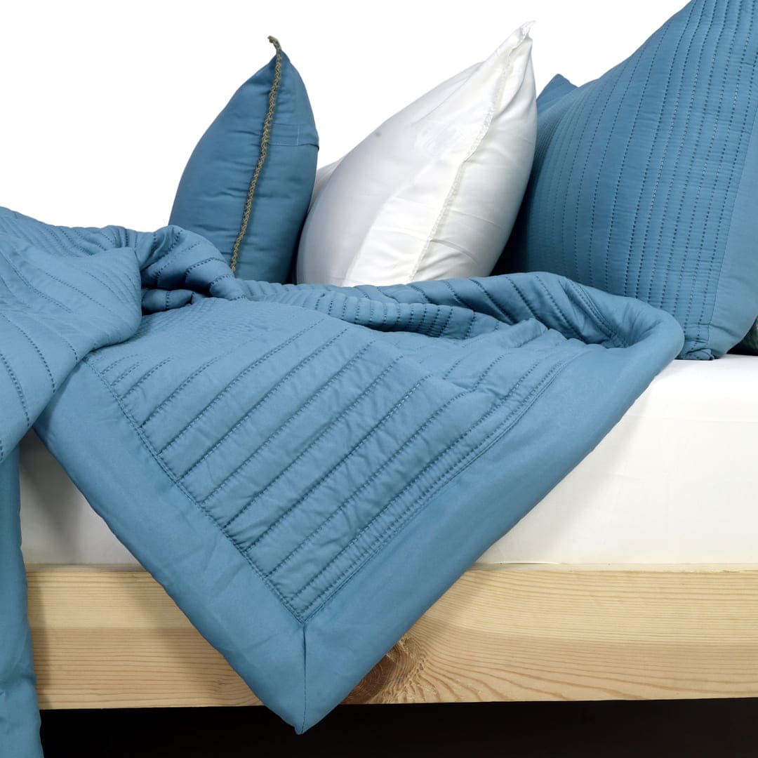 Zarf California King Size AC Comforters With 2 Pillow Cases & 2 Cushion Covers - Teal