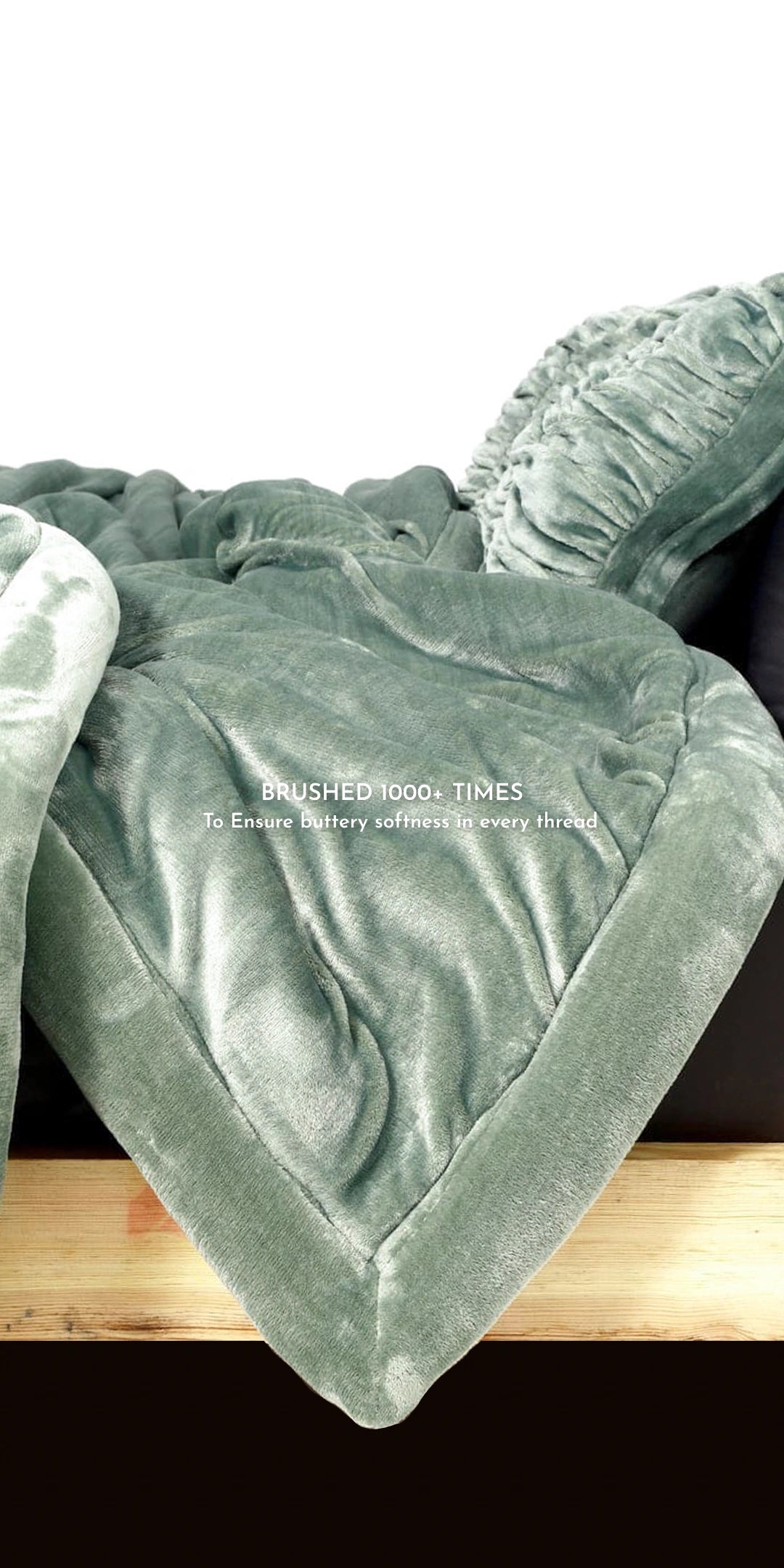 Zarf Ultra-Warm Luxury Winter Blanket With Two Cushion Covers - Meadow
