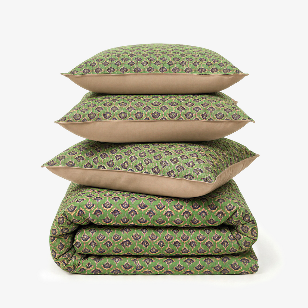 Zarf Reversible Quilt For Single Size Bed With 2 pillowcases and 1 Breakfast Cushion cover - Vanya (Limited Edition)