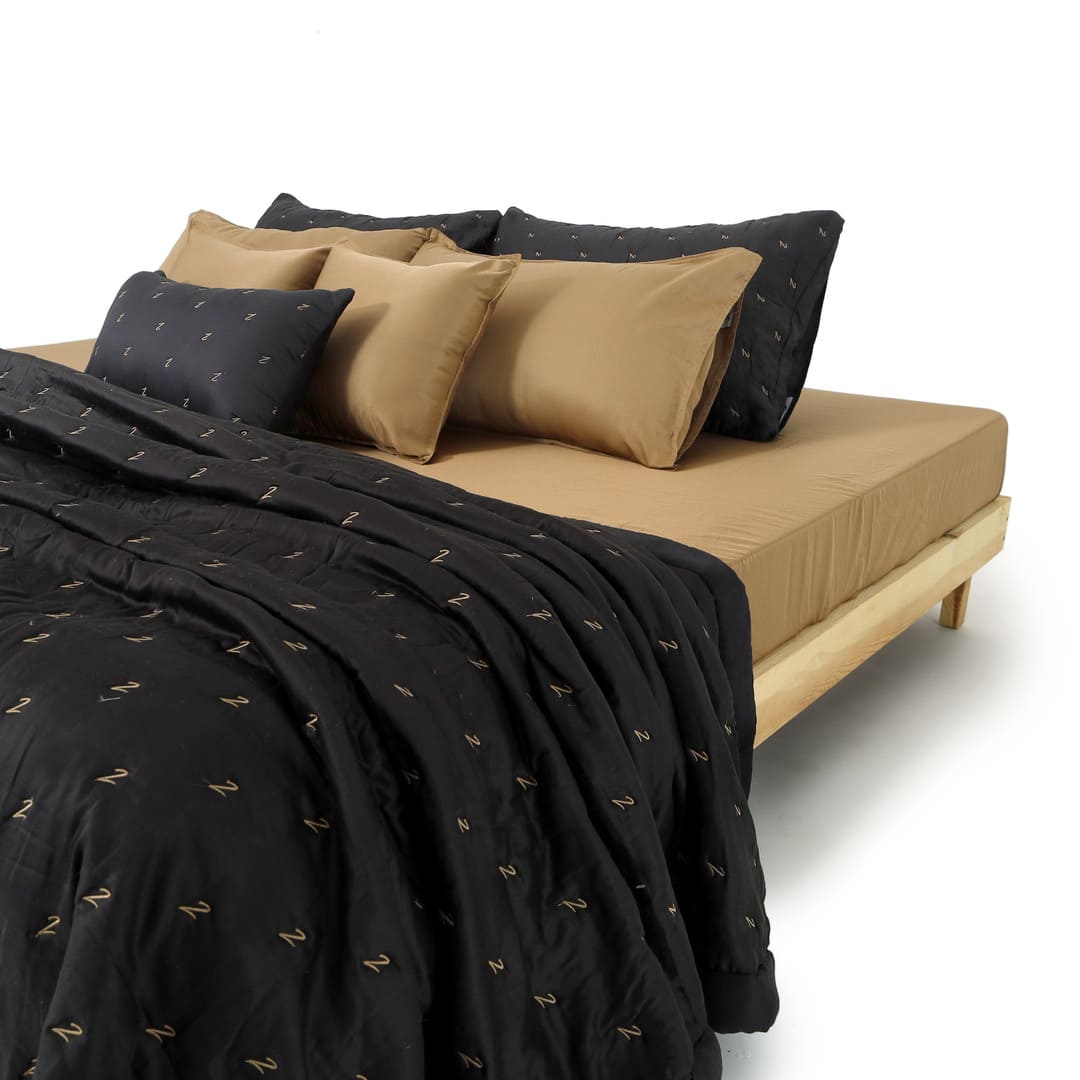 Zarf Luxe Comforter With 2 Pillow Cases and 1 Breakfast Pillow - Golden Eclipse
